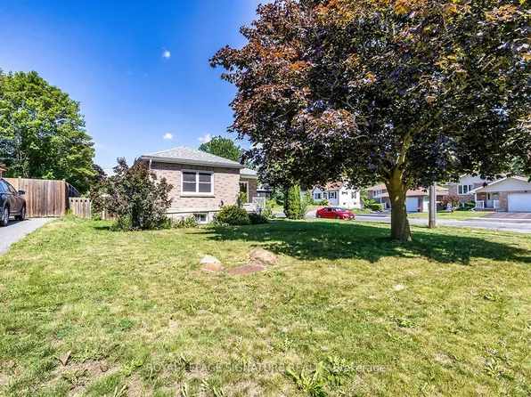 812 Schneider Pl, Peterborough, ON K9H 5S5