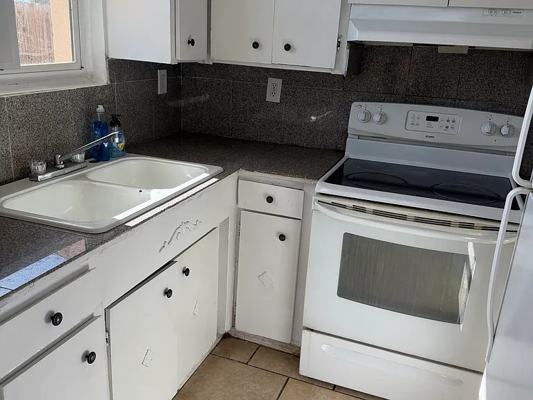 6380 Palm View Ave — Photo 4