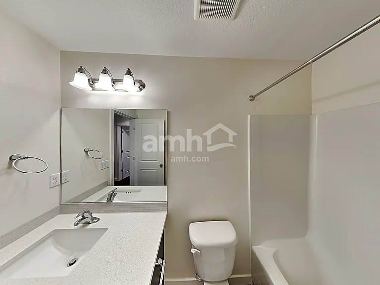 1318 NE 11th Ave — Photo 14