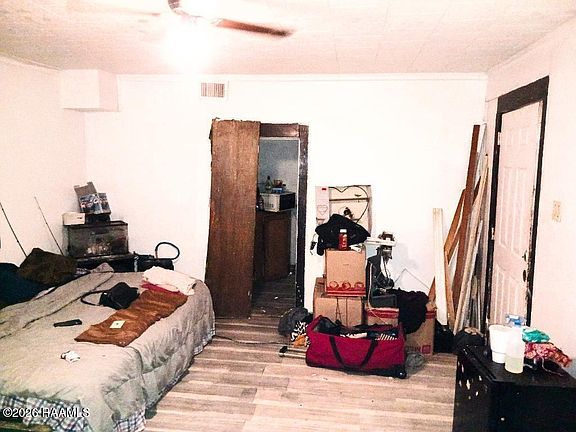3rd image of 515 Saint Mary St