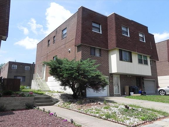2nd image of 850 Centennial Sq N