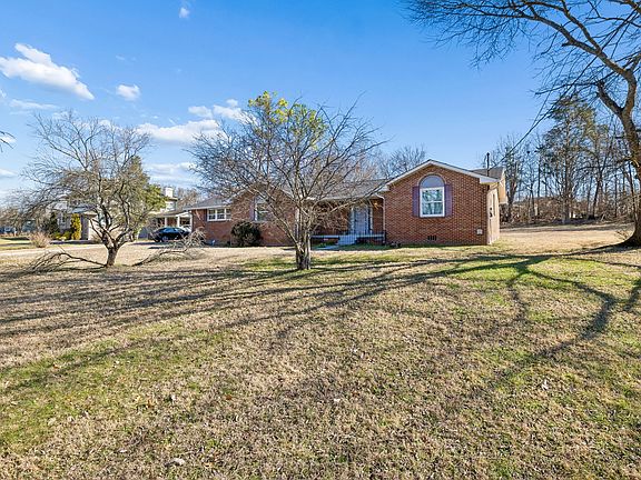2nd image of 524 Idlewood Dr