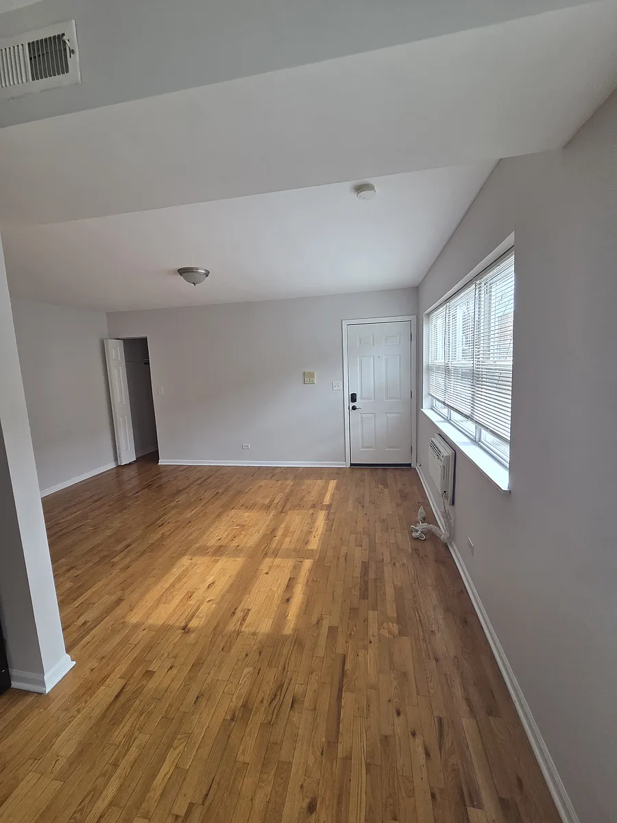 Building Photo - 1848 S Fairfield Ave #1E