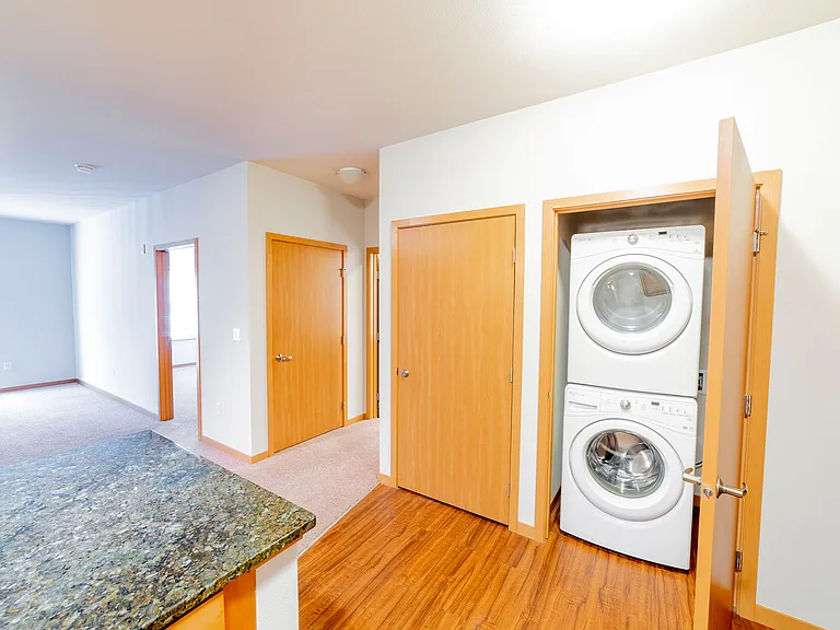 Mammoth Springs Apartments & Townhomes — Photo 42