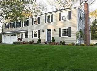 7 Glenfield Rd, Barrington, RI 02806