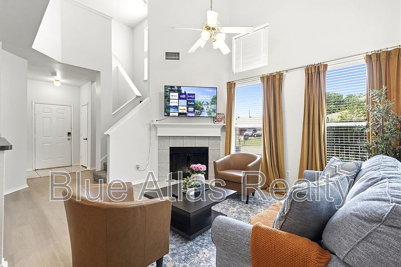 1st image of 1081 Enfilar Ln