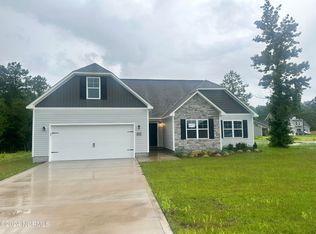 602 Macy Pl, Hubert, NC 28539