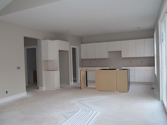 3rd image of 3040 Fransworth Dr