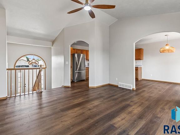 4th image of 5508 S Cain Ave