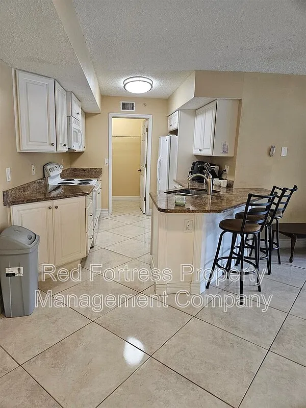 Building Photo - 13571 Eagle Ridge Dr #1314