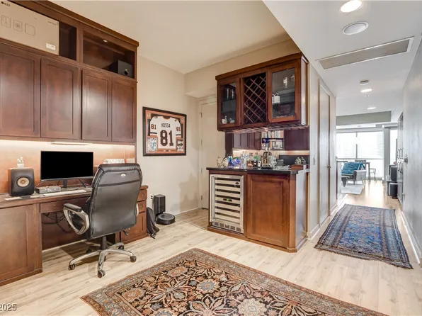 4525 Dean Martin Dr Unit 905, Paradise Town, NV 89103