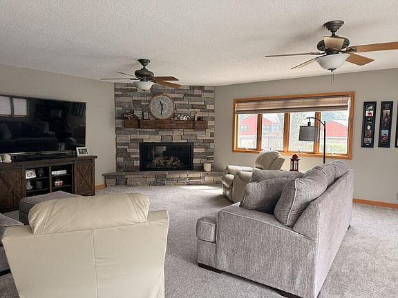 5th image of 1127 Cooper Dr