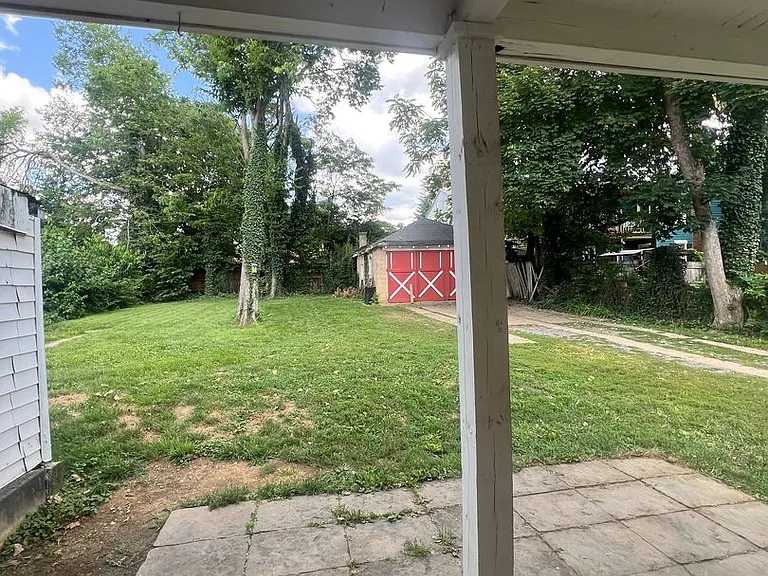 169 E Pomfret St — Photo 6