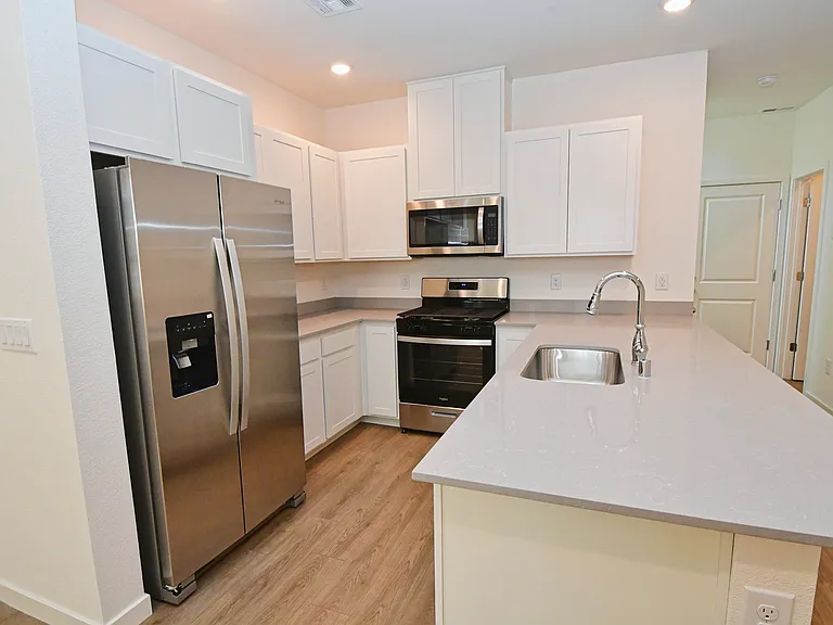 1018 Middle Gate Rd — Photo 6
