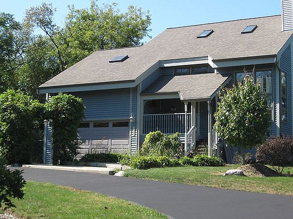 2nd image of 1234 N Lake Dr