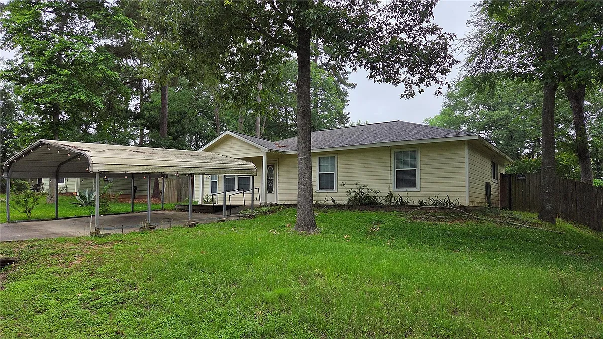 Building Photo - 10635 Royal Cavins Dr