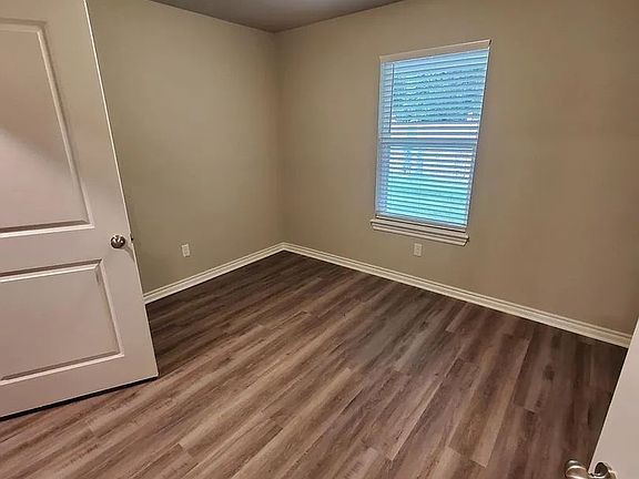 4th image of 300 NE 4th St
