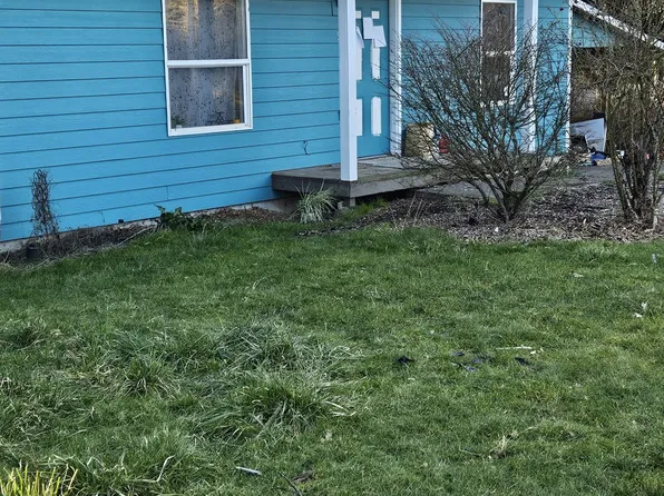 92 S 9th St, Independence, OR 97351