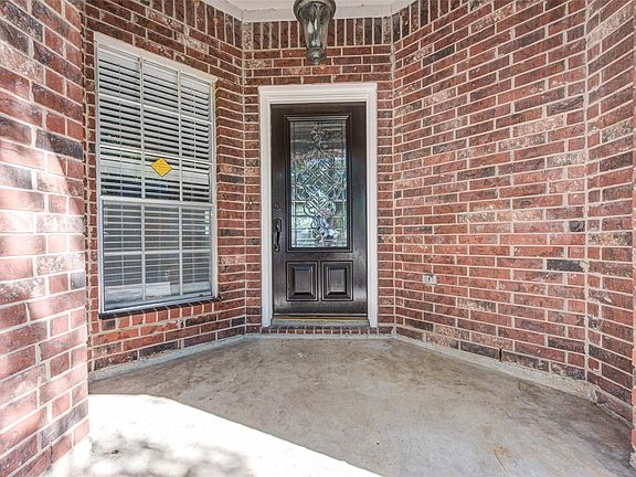 3rd image of 17930 Seven Pines Dr