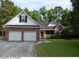 5537 Finish Line Dr, Hope Mills, NC 28348