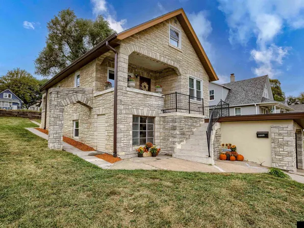 4312 S 37th St, Omaha, NE 68107