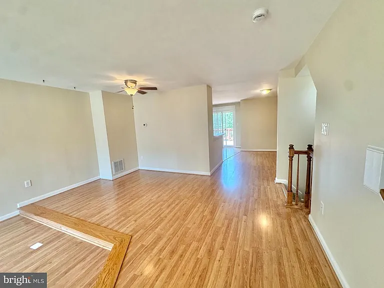 704 Stafford Glen Ct — Photo 16