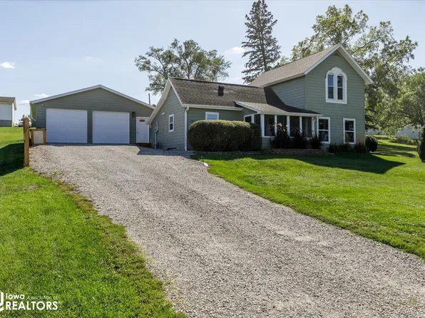 107 Brady St, Brooklyn, IA 52211