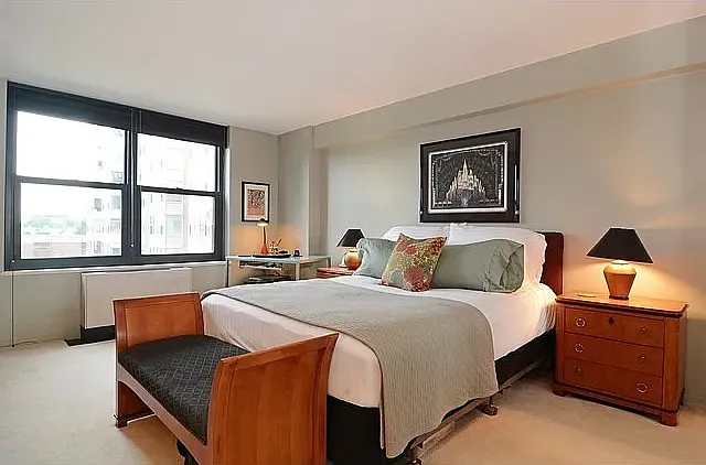 3430 N Lakeshore Dr #5L — Photo 3