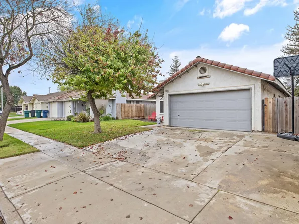 1903 Henshaw Avenue, Tulare, CA 93274