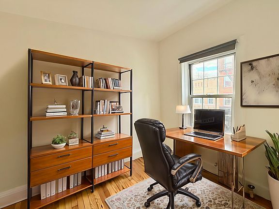 4th image of 117 Smith St #2