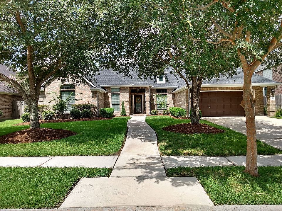 1st image of 15911 Maple Shores Dr