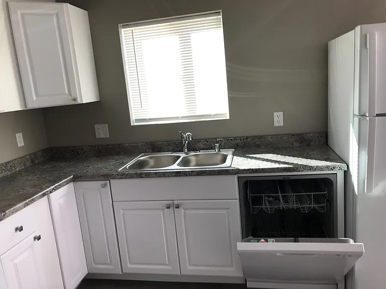 2425 Church Ln — Photo 8