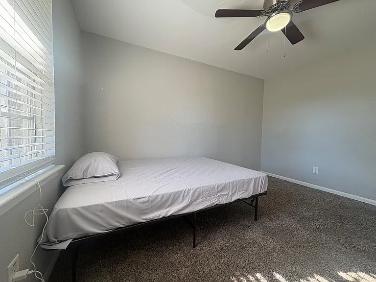 Greylog Dr — Photo 2