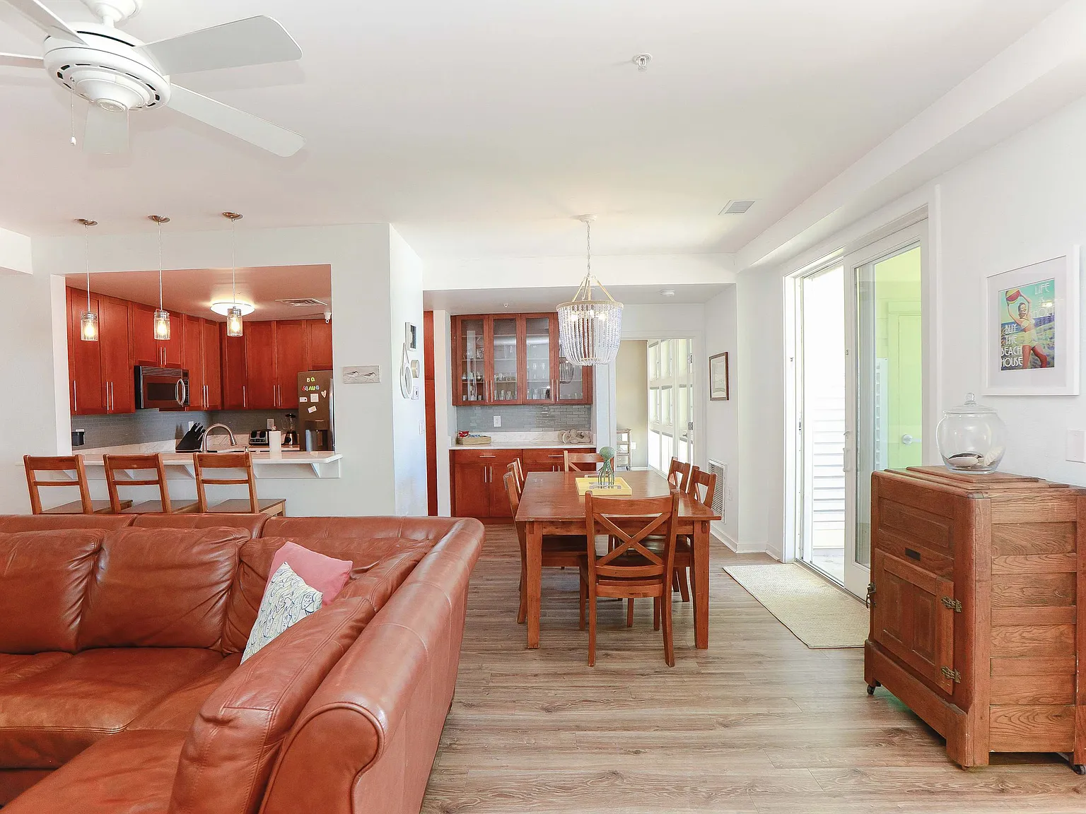 3 bed, 1000 sqft, $2,310 — Photo 4