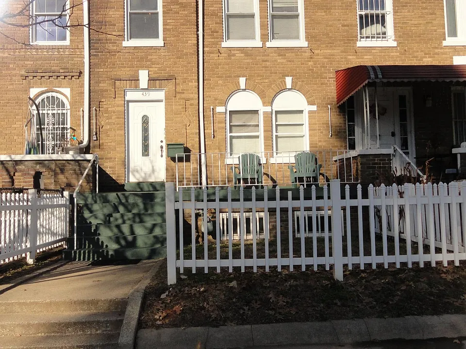 439 Quincy St NW #1