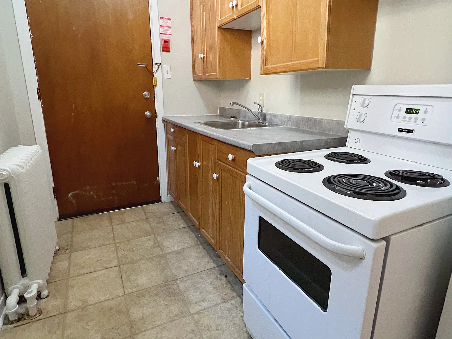 261 University Avenue — Photo 3