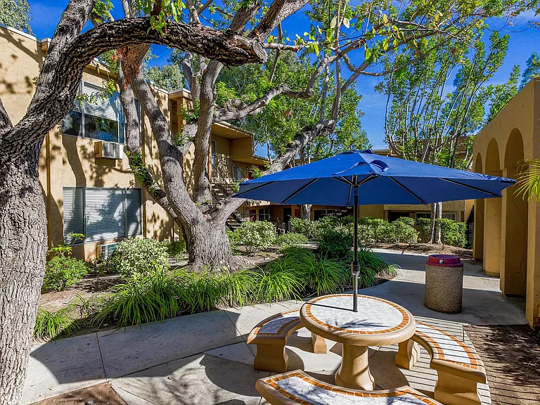 Parkview Poway Apartments — Photo 9