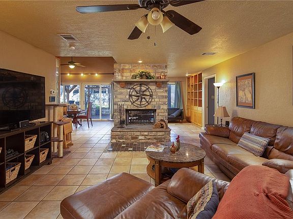 2nd image of 15 Stonehouse Cir