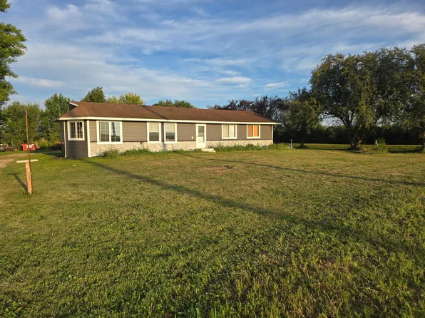 1011 90th Ave, Pipestone, MN 56164