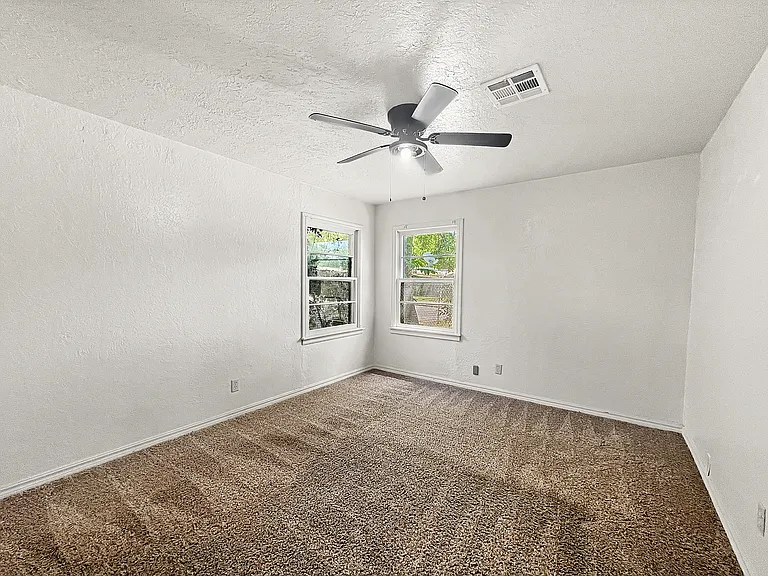 1907 NW Lindy Ave — Photo 6
