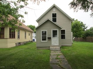 304 2nd St SW, Watertown, SD 57201