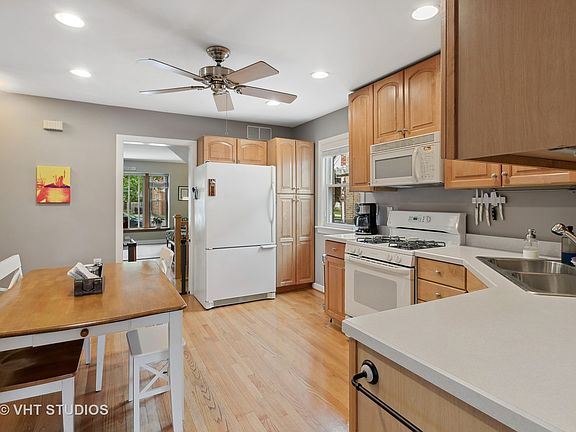 5th image of 7119 N Melvina Ave