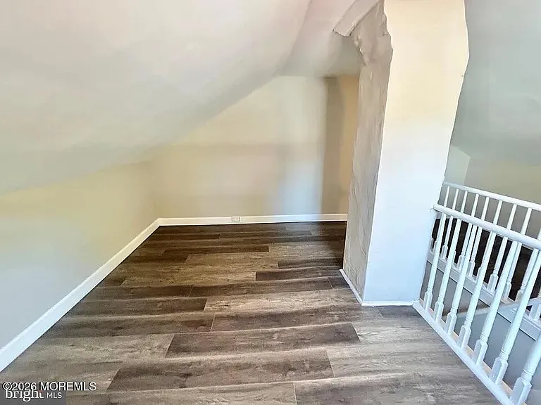 217 Wesley St — Photo 11