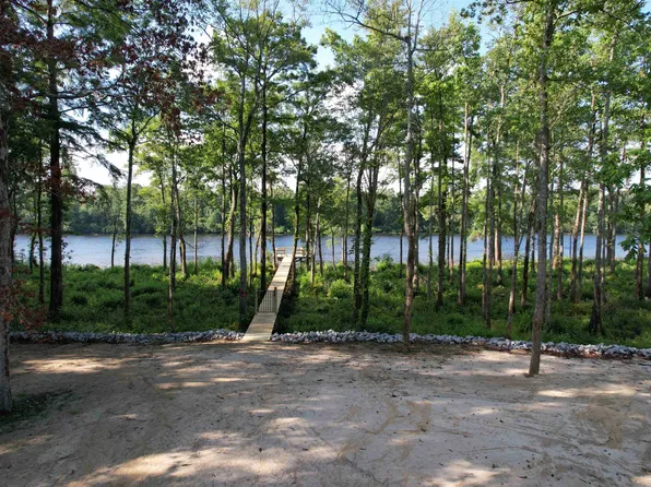 598 Comanche Dr., Georgetown, SC 29440