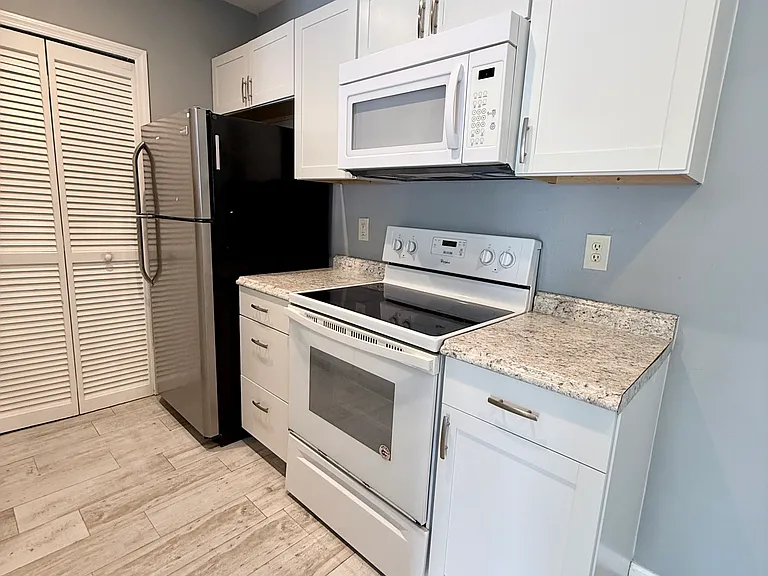4368 S Kirkman Rd #205 — Photo 6