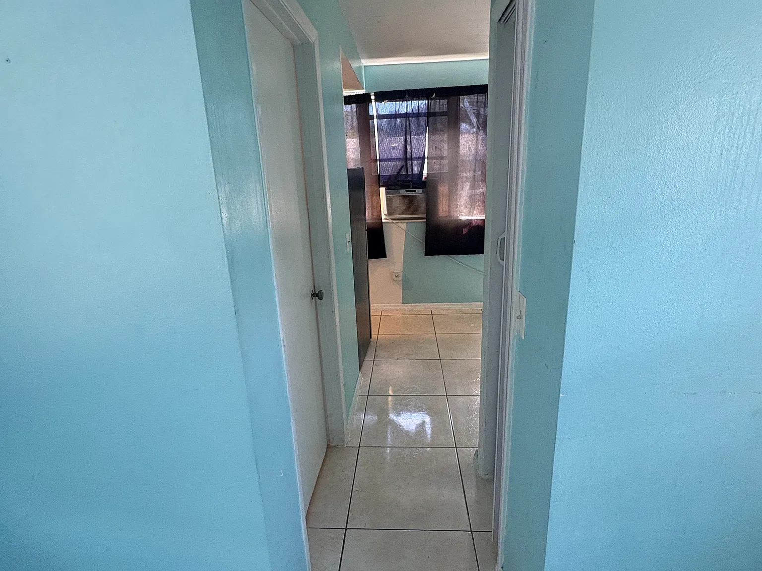 1 bed, $1,000 — Photo 2
