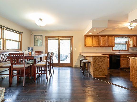 5th image of 2825 Dorset Ln