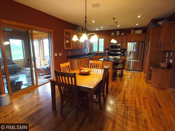 4th image of 501 Heritage Trl NE