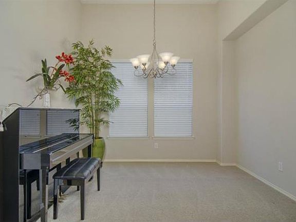 5th image of 10256 Paintbrush Dr