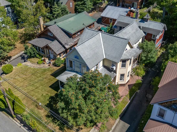 163 Parkside Dr, Lake Placid, NY 12946